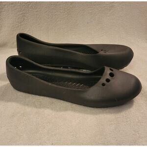 Crocs Slip on Casual Ballet Flat Women's Size 9 Black Rubber Round Toe Slippers